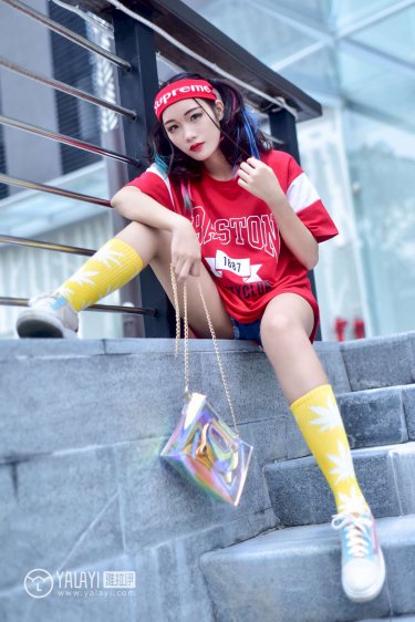 抬起一条腿对正往里怼